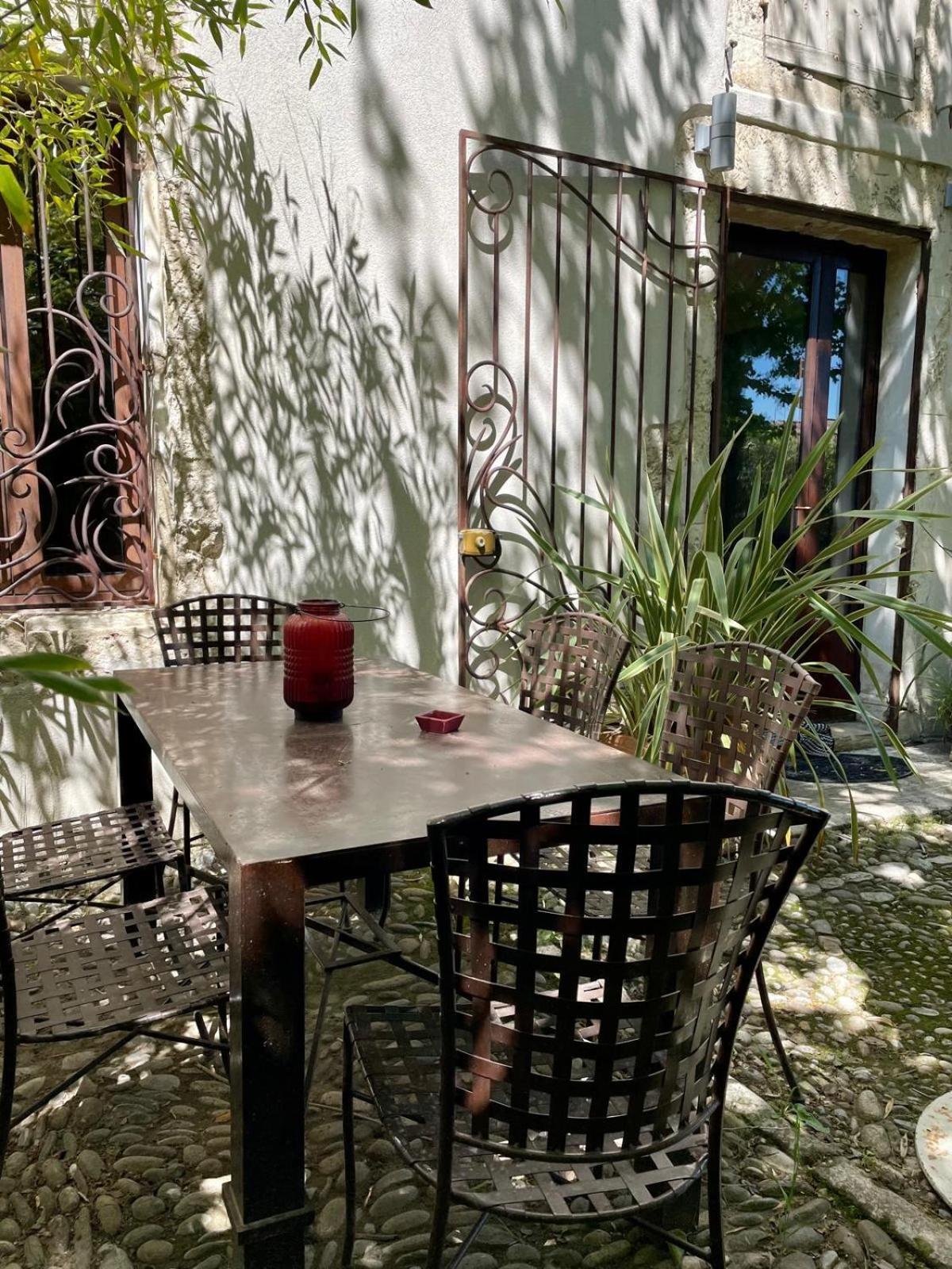 Mas Carita Bed & Breakfast Cabannes Eksteriør bilde